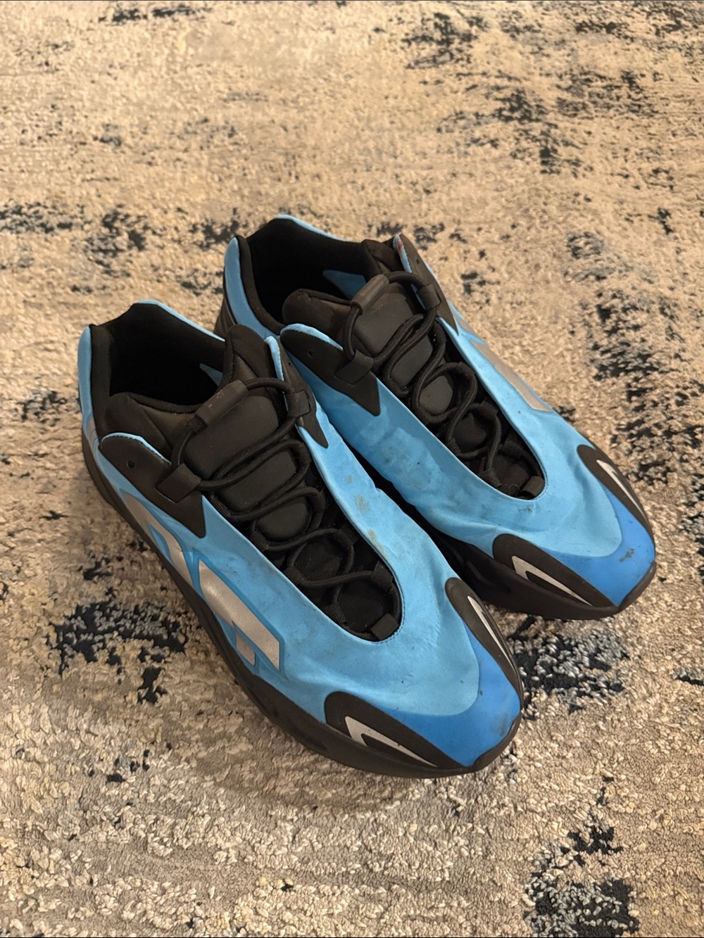 Yeezy Boost mnvn bright cyan Sneakers
